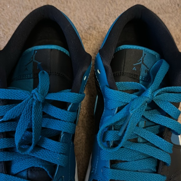 Women Jordan 1 SE low Bright Bruce size 9.5 - Picture 9 of 9